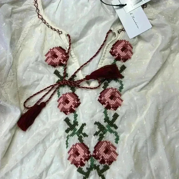 Chelsea & Theodore blouse, NWT, size Medium. - Picture 2 of 7